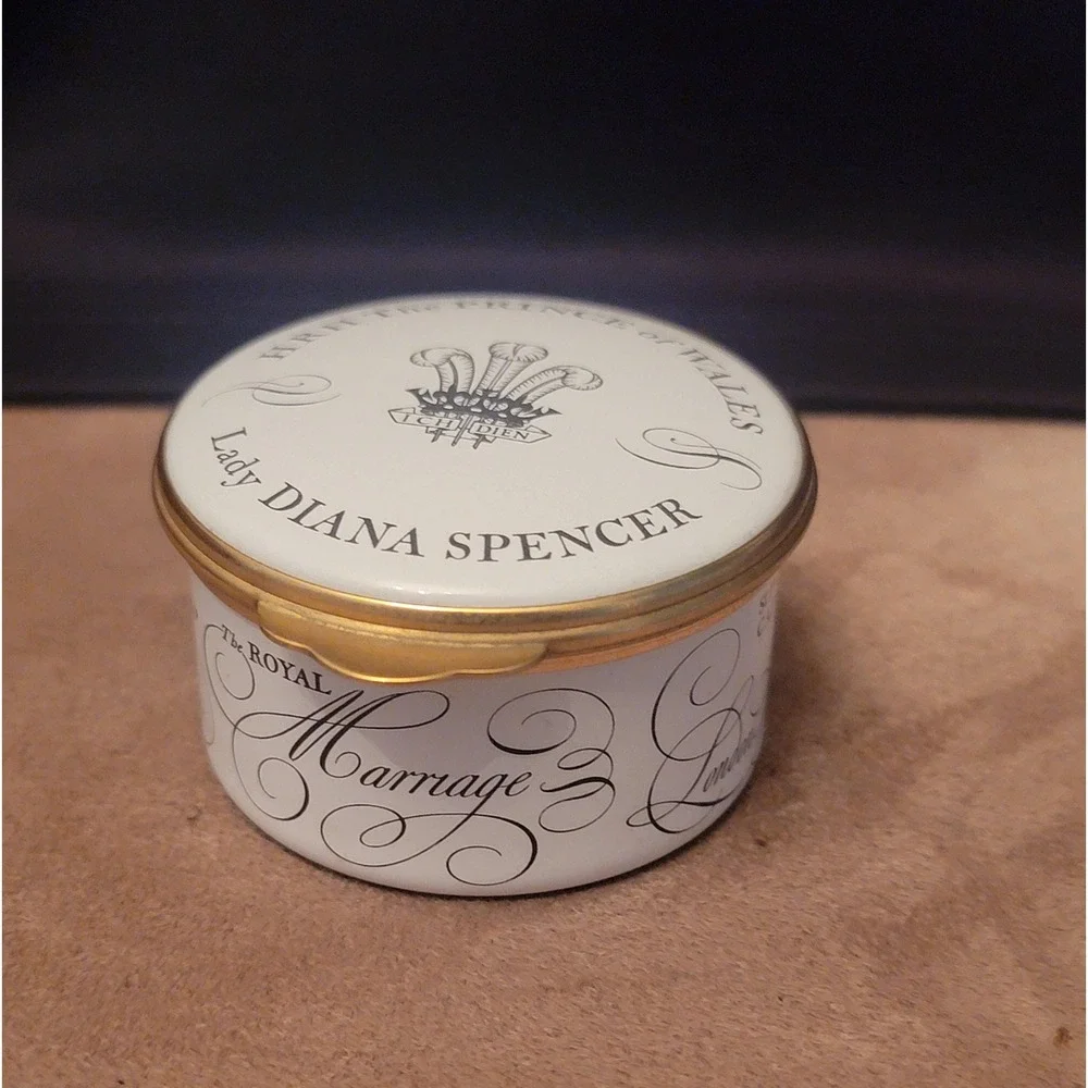 Toye, Kenning & Spencer Made for Penhaligon's Royal Marriage Enamel Trinket Box